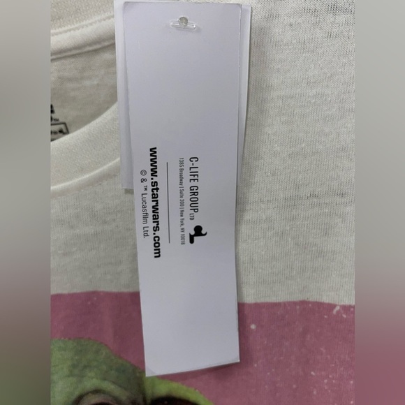 Disney Star Wars Grogu ~ Baby Yoda Star Wars T-Shirt ~ Size Medium - Picture 6 of 9